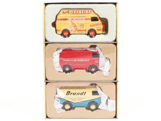 Lot 202 - CORGI TOYS (GB) (3)