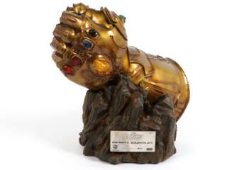 Lot 38 - BEAST KINGDOM (USA) (1)