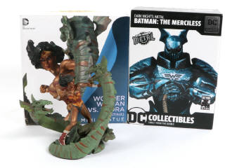 Lot 42 - DC COLLECTIBLES (CHINE) (2)