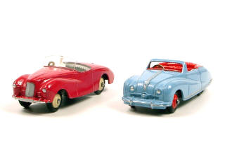Lot 423 - DINKY TOYS (GB) (2)