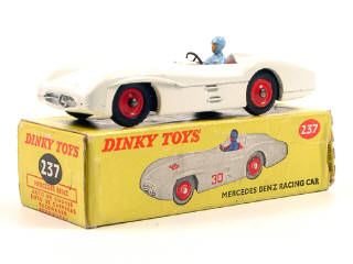 Lot 359 - DINKY TOYS (GB) (1)