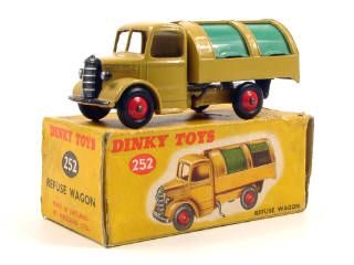 Lot 446 - DINKY TOYS GB (1)
