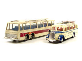 Lot 529 - DINKY (2)