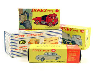 Lot 531 - DINKY TOYS GB (4)