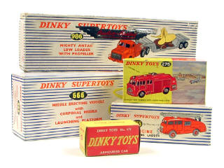 Lot 534 - DINKY TOYS GB (5)