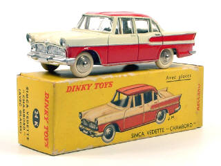Lot 572 - DINKY TOYS FRANCE (1)