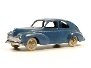 Lot 554 - DINKY TOYS FRANCE (1)