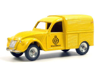 Lot 618 - DINKY TOYS FRANCE (1)