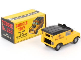 Lot 352 - BUDGIE MODELS (GB) (1)