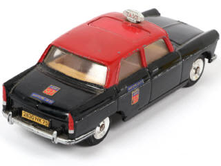 Lot 540 - DINKY TOYS (FRANCE) (3)