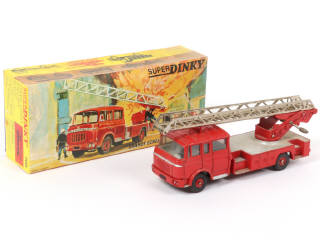 Lot 606 - DINKY TOYS (FRANCE) (1)