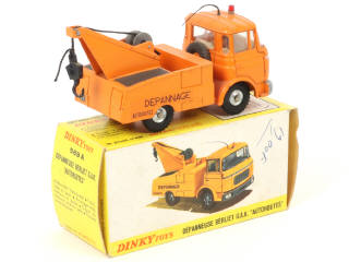 Lot 605 - DINKY TOYS (FRANCE) (1)