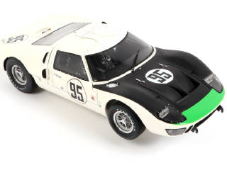 Lot 22 - EXOTO (USA) (1)