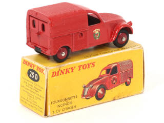 Lot 547 - DINKY TOYS (FRANCE) (1)