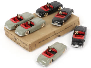 Lot 498 - DINKY TOYS (FRANCE) (6)
