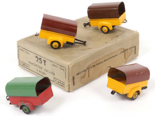 Lot 503 - DINKY TOYS (FRANCE) (5)