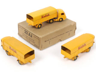 Lot 501 - DINKY TOYS (FRANCE) (4)