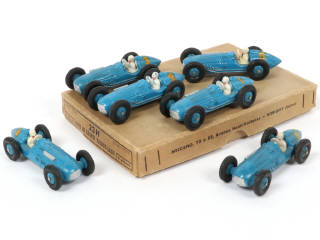 Lot 499 - DINKY TOYS (FRANCE) (7)