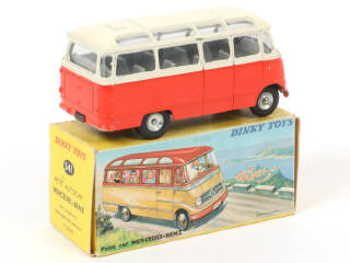 Lot 597 - DINKY TOYS (FRANCE) (1)