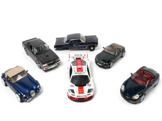 Lot 119 - DIVERS (6)