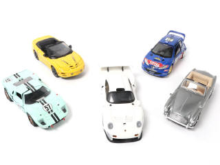 Lot 104 - DIVERS (5)