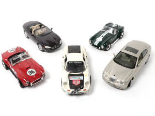 Lot 113 - DIVERS (5)