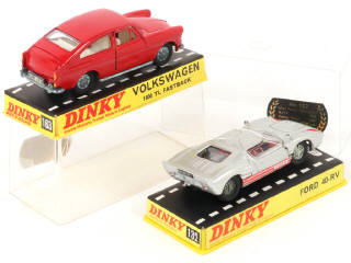 Lot 310 - DINKY TOYS (GB) (2)