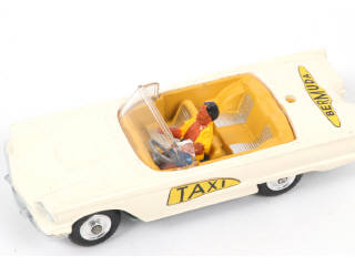 Lot 235 - CORGI TOYS (GB) (1)