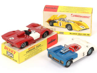 Lot 319 - DINKY TOYS (GB) (2)