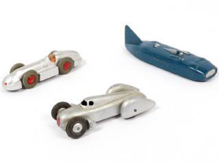 Lot 321 - DINKY TOYS (GB) (3)