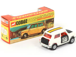 Lot 223 - CORGI TOYS (GB) (1)