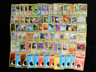 Lot 335 - POKEMON COMPANY (85)