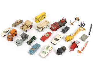 Lot 76 - DIVERS (23)
