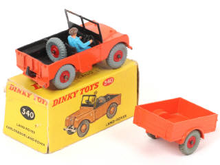 Lot 271 - DINKY TOYS (GB) (2)