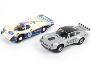 Lot 166 - SCALEXTRIC (GB) (2)