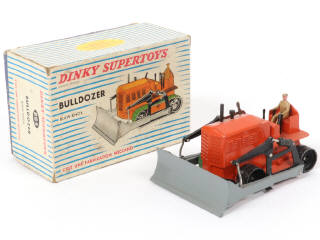 Lot 191 - DINKY TOYS (FRANCE) (1)