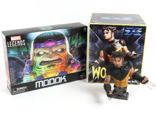 Lot 50 - DIAMOND SELECT TOYS (USA) (2)