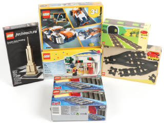 Lot 177 - LEGO (DANEMARK) (7)