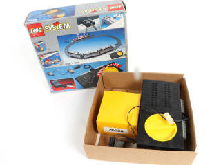 Lot 174 - LEGO (DANEMARK) (2)