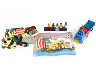 Lot 175 - LEGO (DANEMARK) (3)