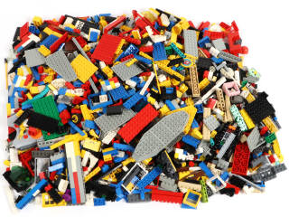 Lot 179 - LEGO (DANEMARK) (1)