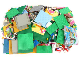Lot 182 - LEGO (DANEMARK) (1)