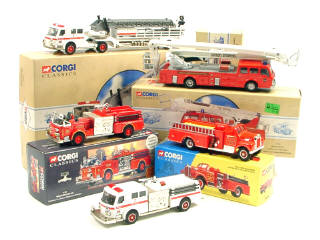 Lot 386 - CORGI TOYS (GB) (5)