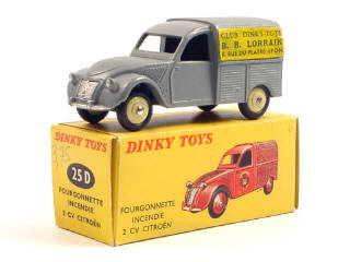 Lot 755 - DINKY TOYS FRANCE (1)