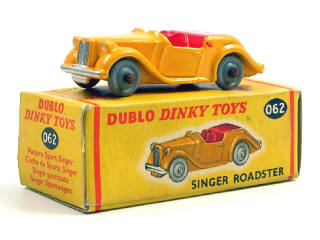 Lot 773 - DINKY TOYS (GB) (1)