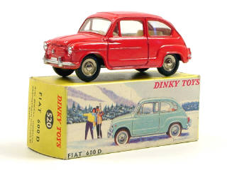 Lot 822 - DINKY TOYS FRANCE (1)