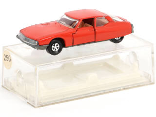 Lot 197 - MAJORETTE (FRANCE) (1)