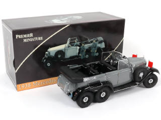 Lot 119 - SIGNATURE MODELS (CHINE) (2)