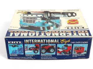 Lot 34 - ERTL (USA) (1)