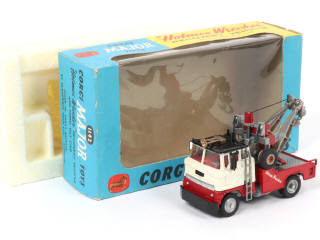 Lot 229 - CORGI TOYS (GB) (1)